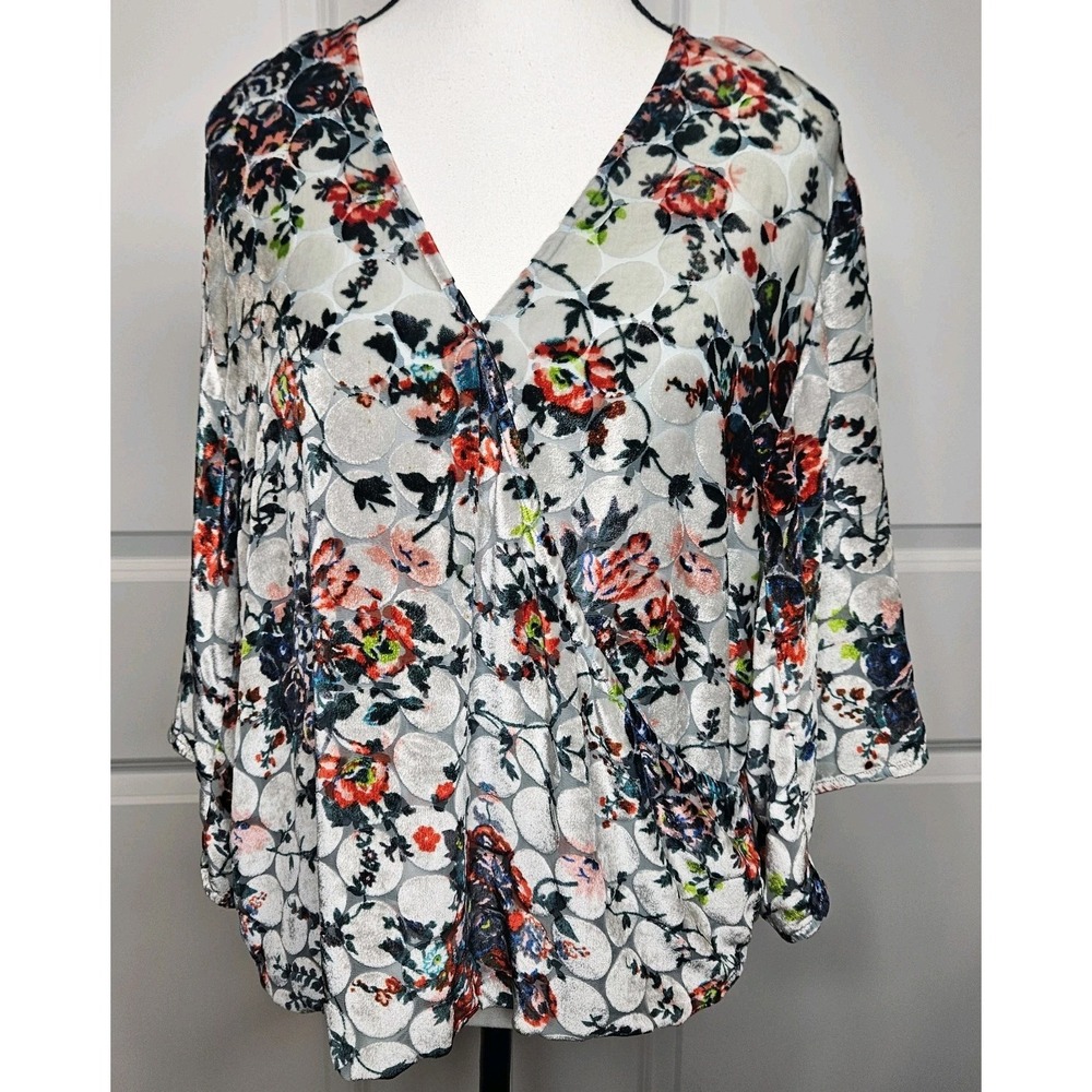 Maeve Anthropologie Umi Burnout Floral Top Size Medium Faux Wrap Kimono Sleeves